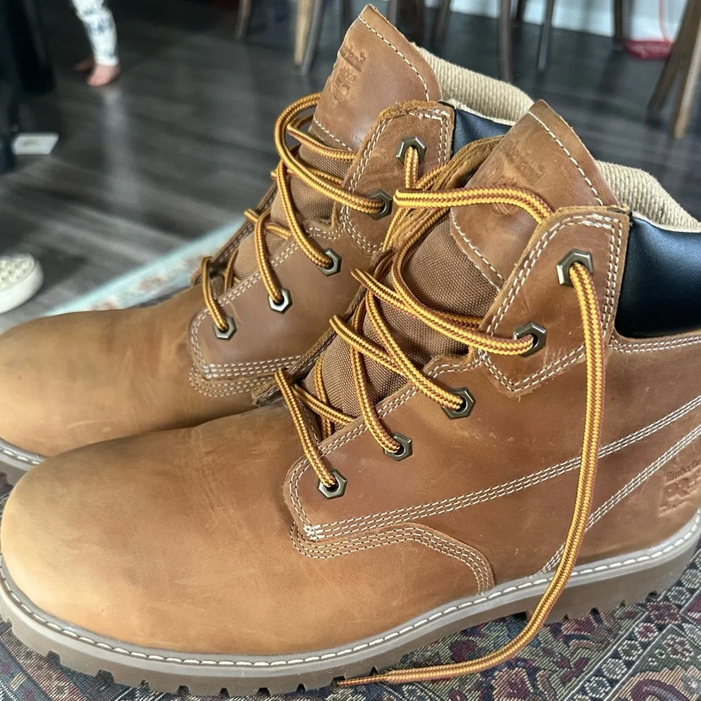 Timberlands - Picture 1 of 5